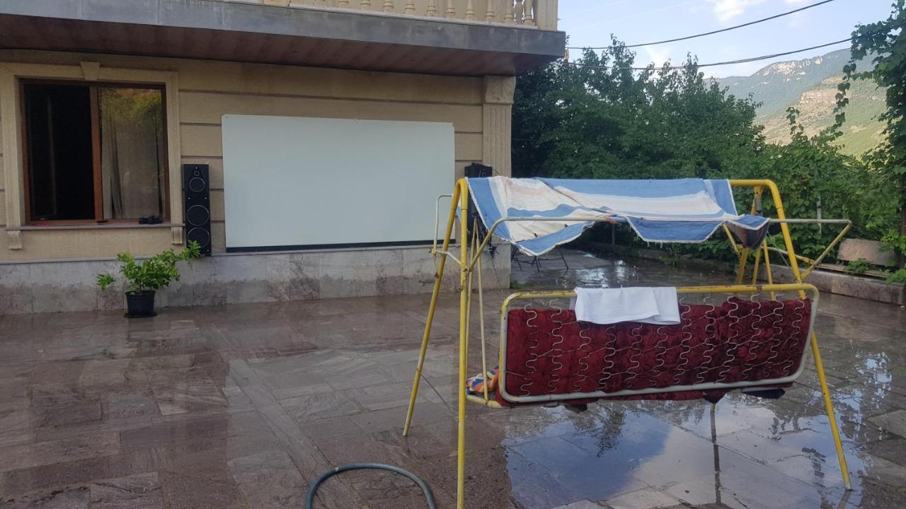 Gishyan House